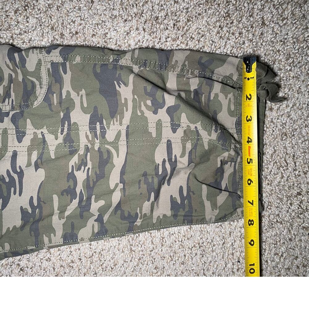 Camo Embroidered - St. John's Bay - Cotton Capri Pants - Size 8 - Picture 8 of 10